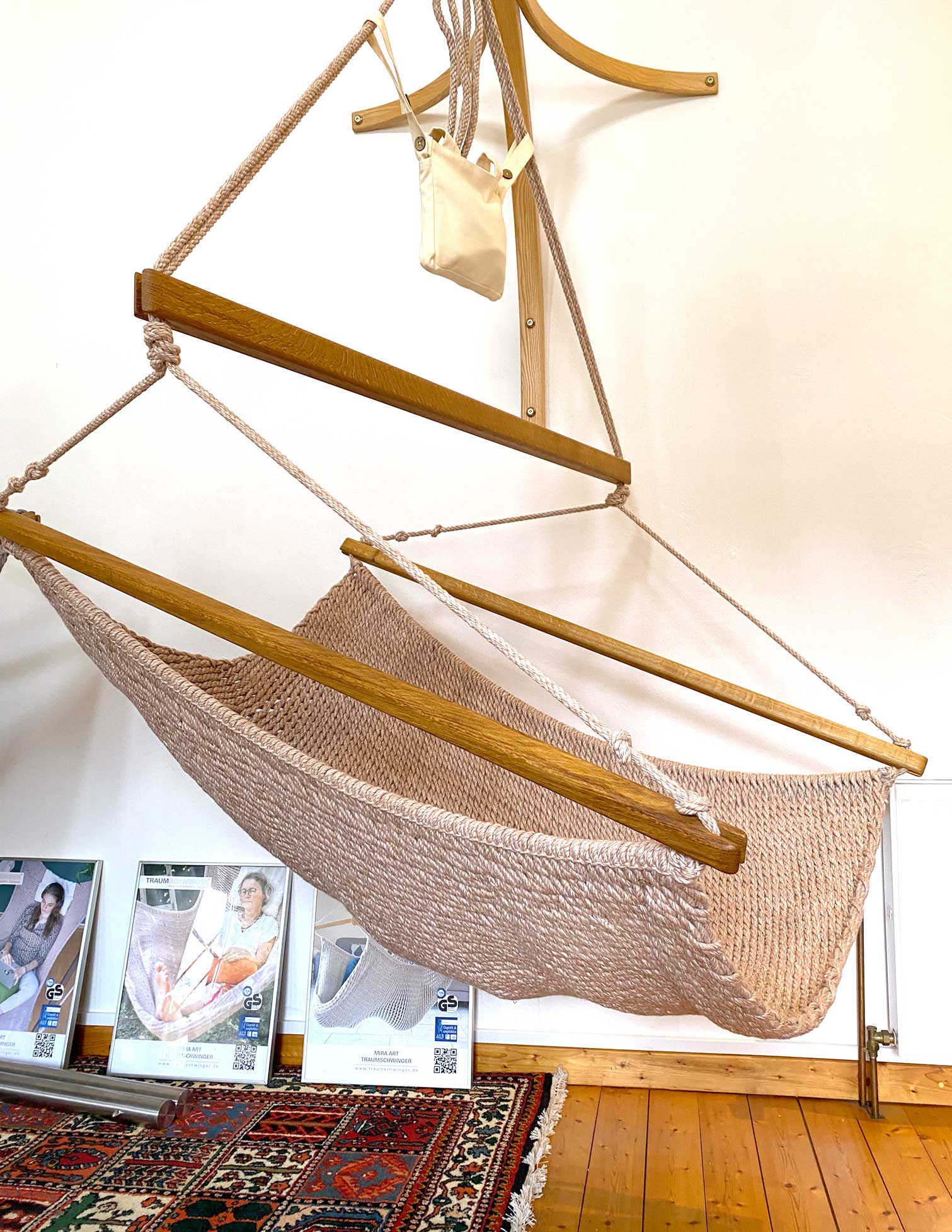 Wie neu! TRAUMSCHWINGER XXL - Netzfarbe savanna melange, Holz hell geölt, Seiltasche natur