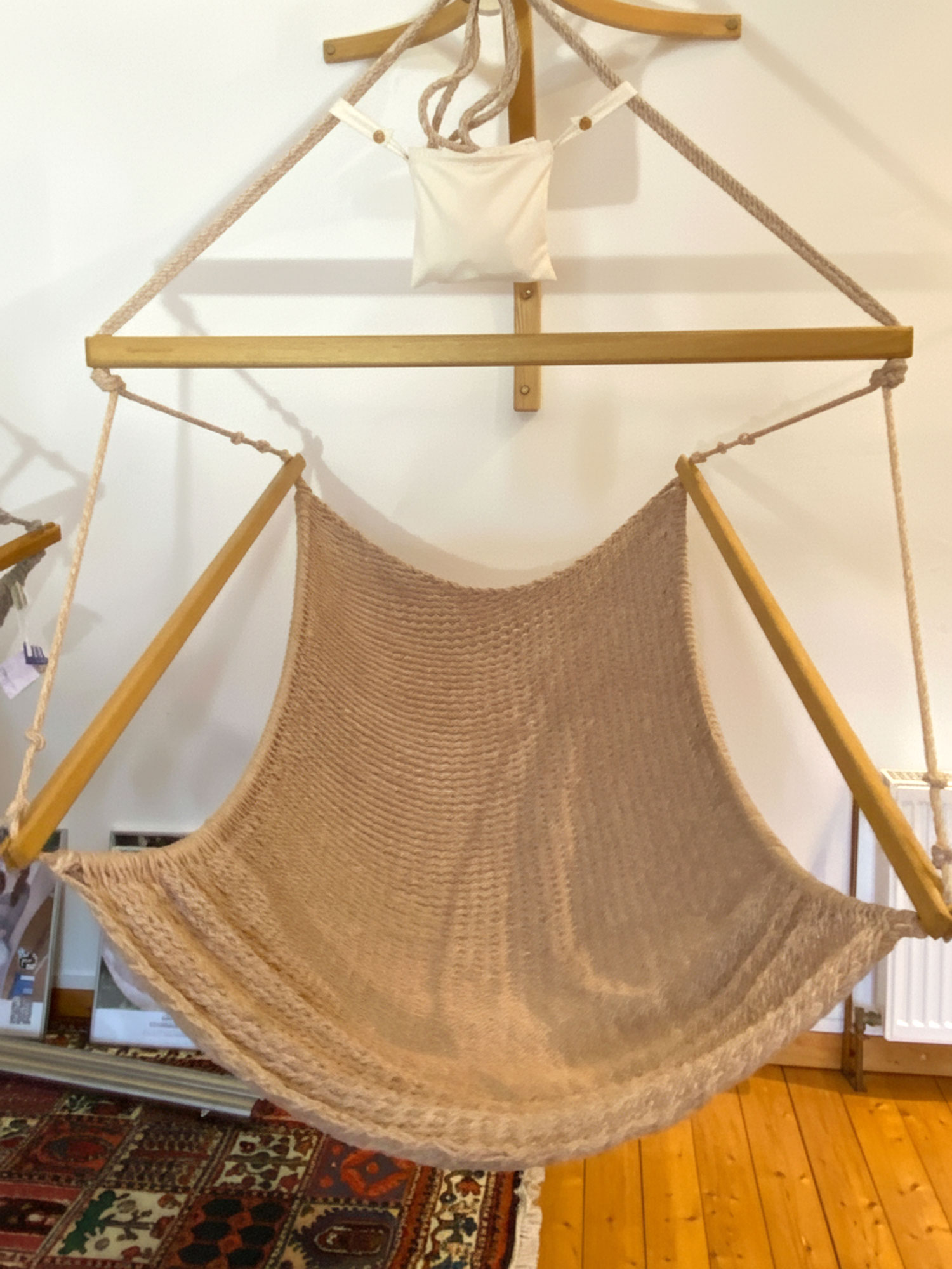 Vorführmodell - 2. Wahl - TRAUMSCHWINGER XXL - Netzfarbe savanna melange, Holz hell geölt, Seiltasche natur