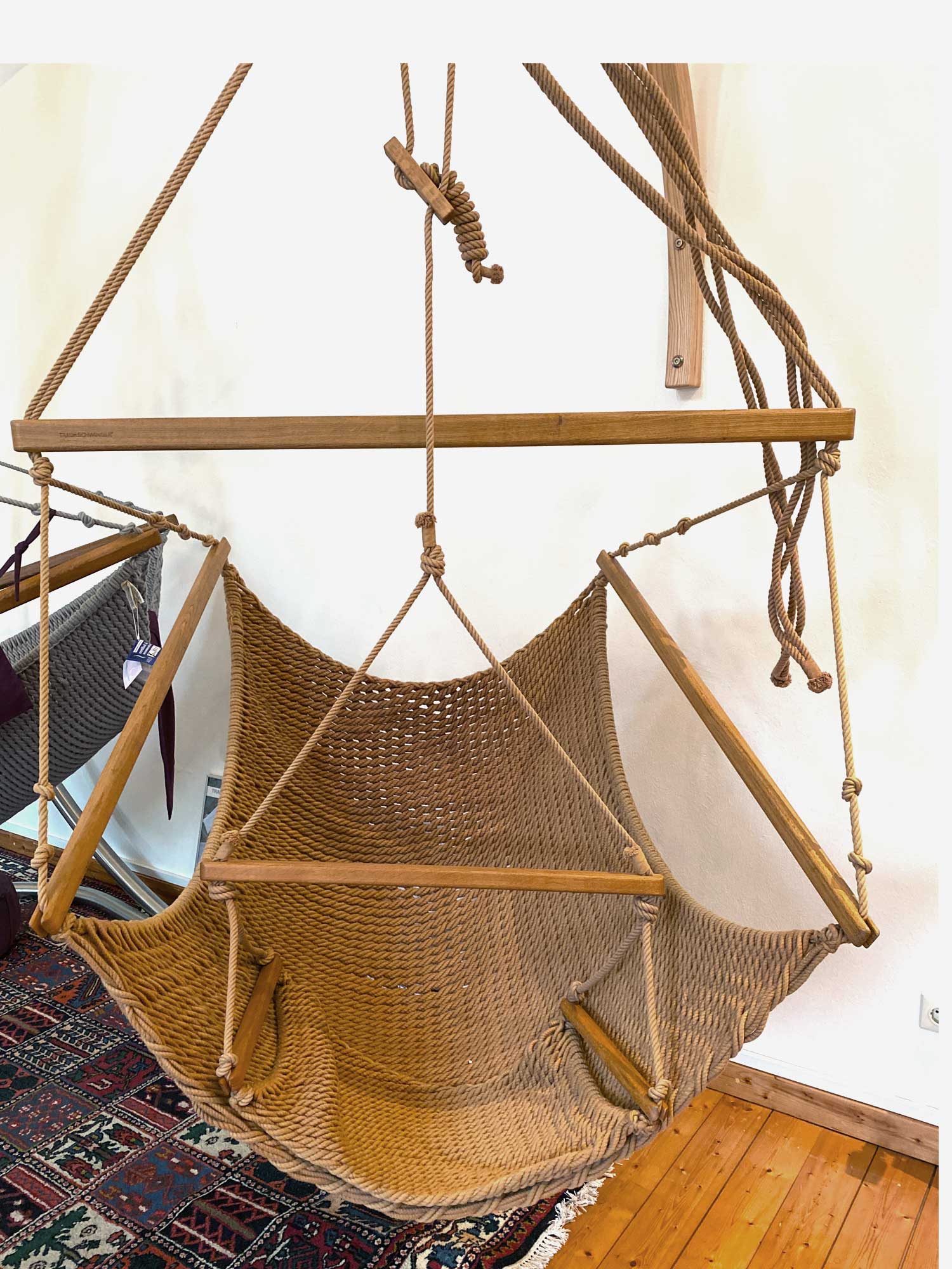 Vorführmodell - 2. Wahl - TRAUMSCHWINGER XL mit Fußteil - Netzfarbe terra, Holz hell geölt, Seiltasche natur